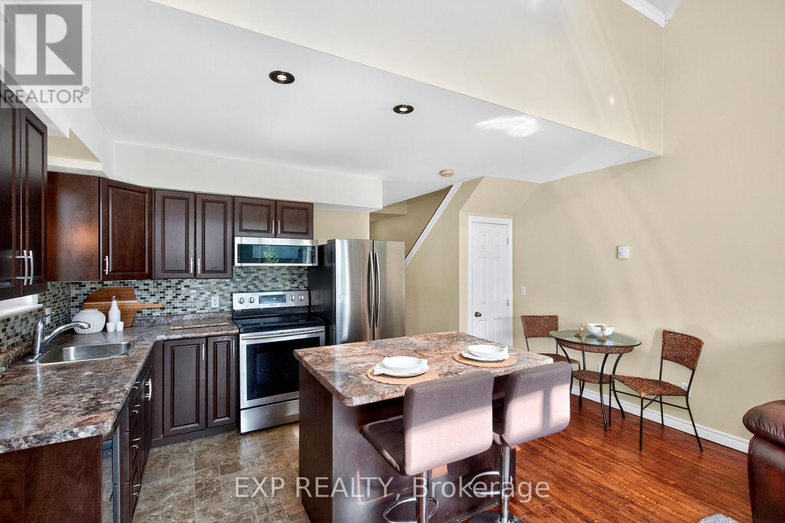 Photo 12 of 14 81 Laguna Parkway, Ramara ON