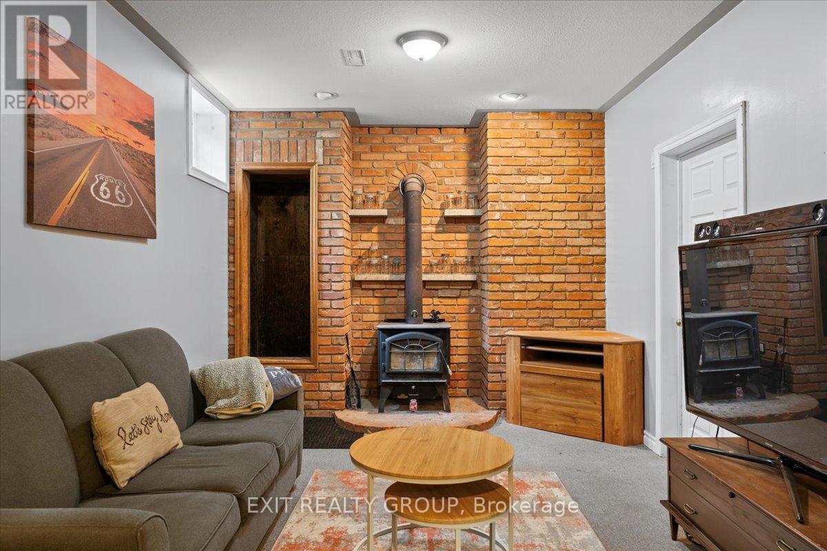 Photo 15 of 44 Centre Road, Centre Hastings ON
