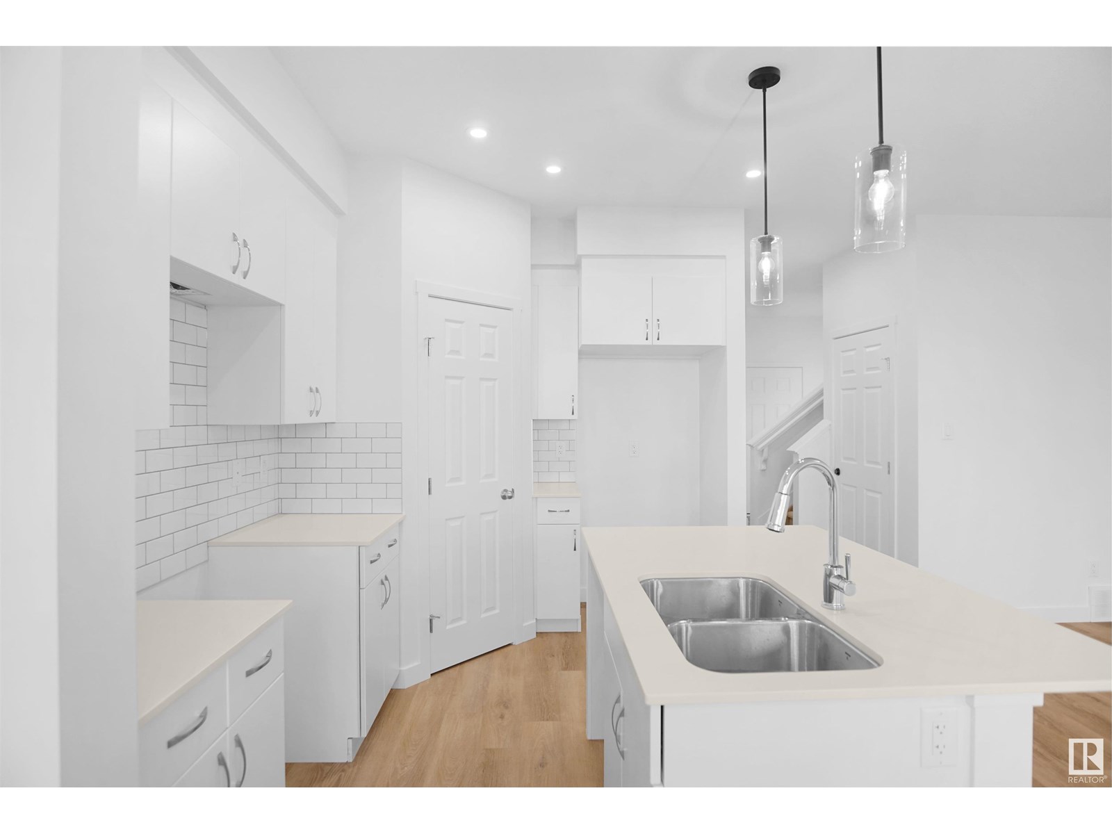 Photo 14 of 22920 82 Av Nw, Edmonton AB