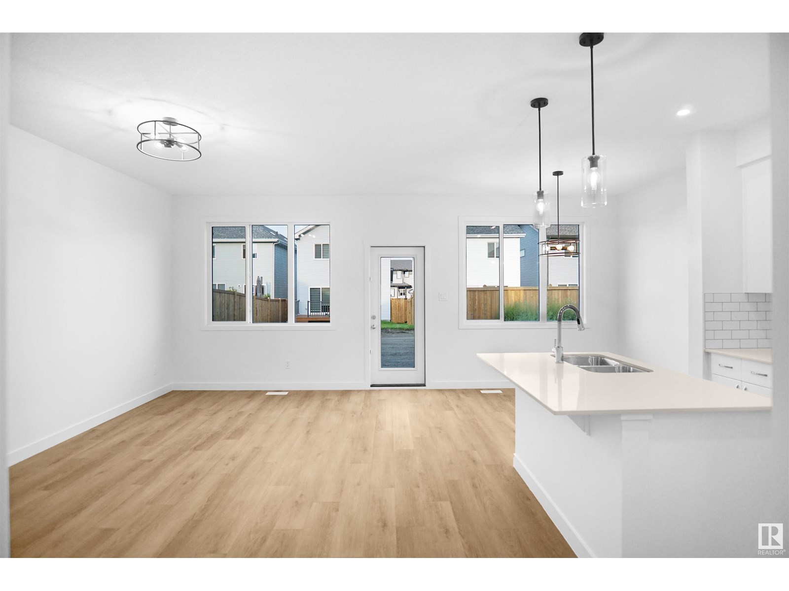 Photo 7 of 22920 82 Av Nw, Edmonton AB