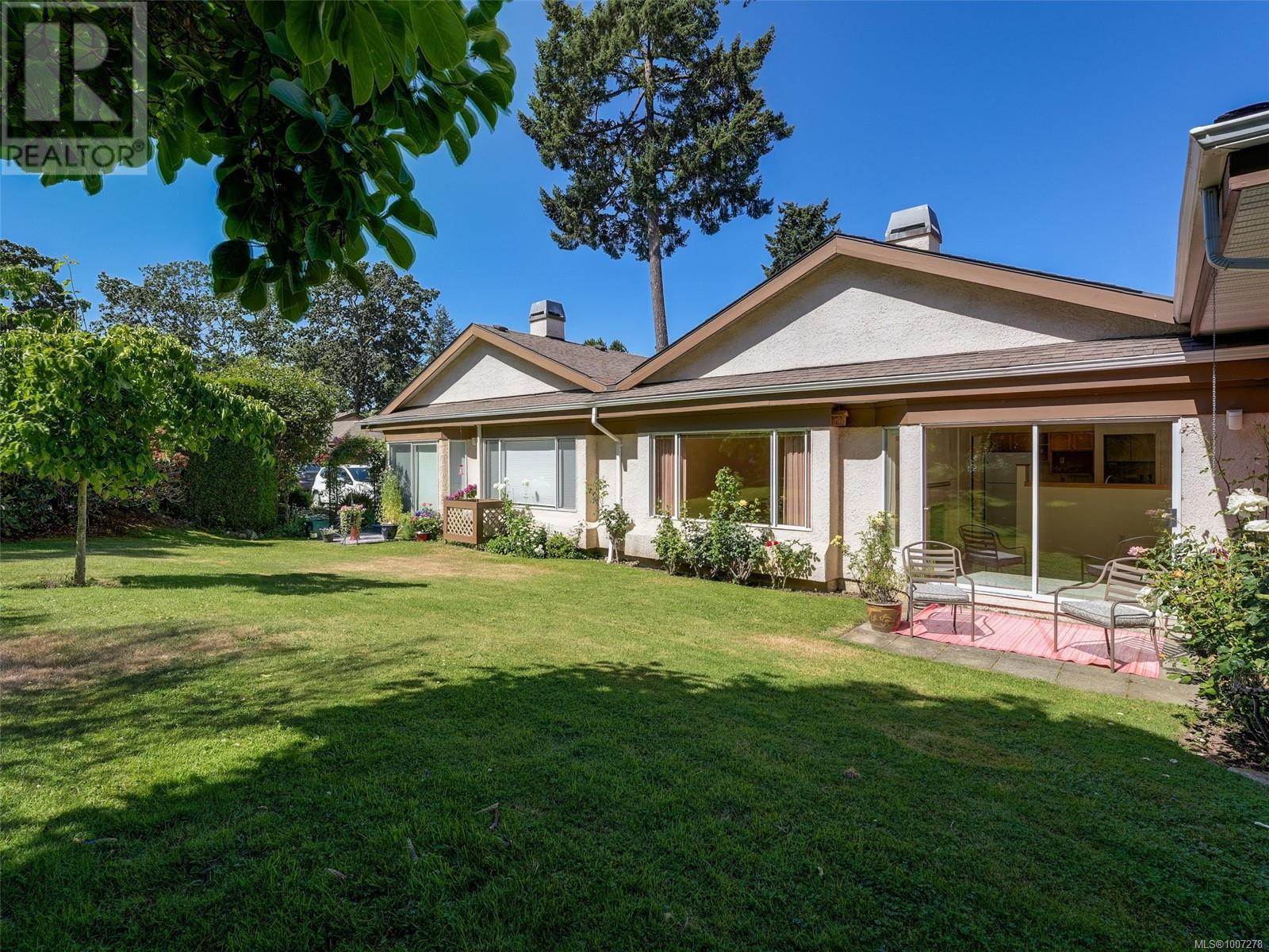 #60 901 KENTWOOD LANE - Image 1