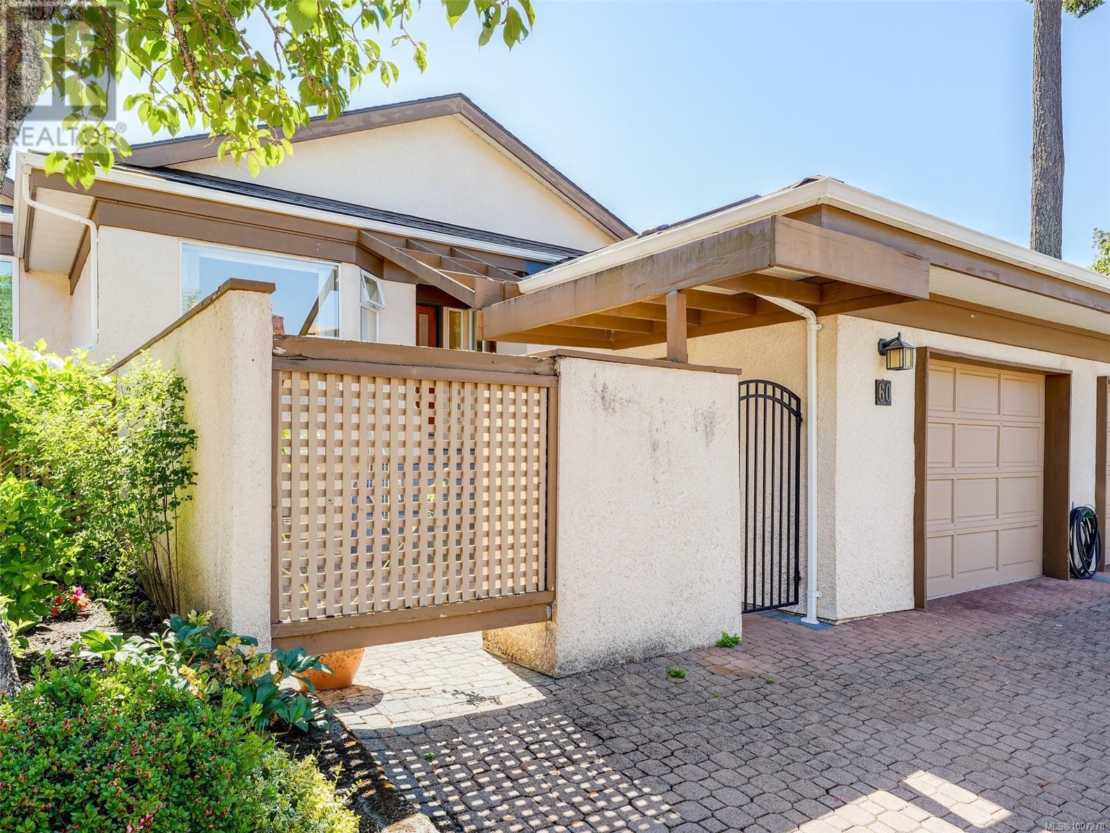 #60 901 KENTWOOD LANE - Image 2