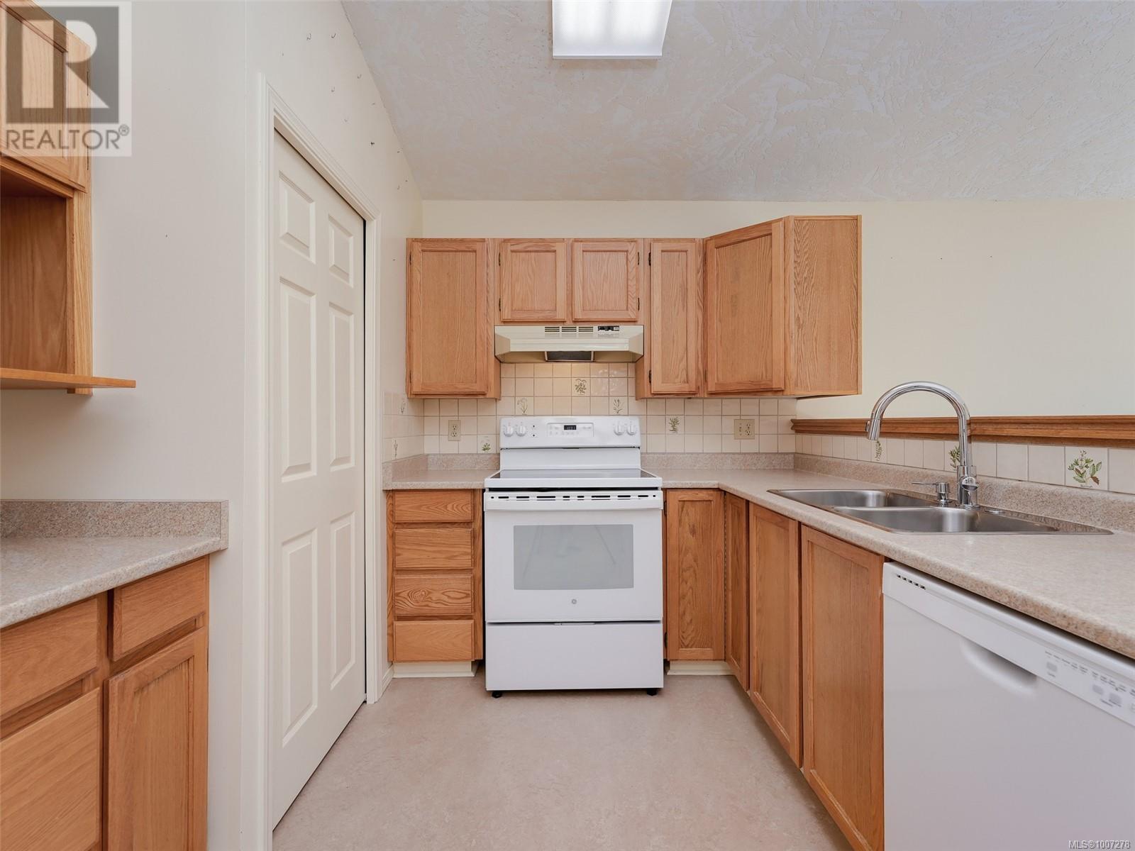 #60 901 KENTWOOD LANE - Image 6