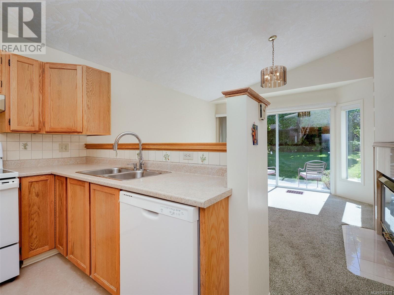#60 901 KENTWOOD LANE - Image 7