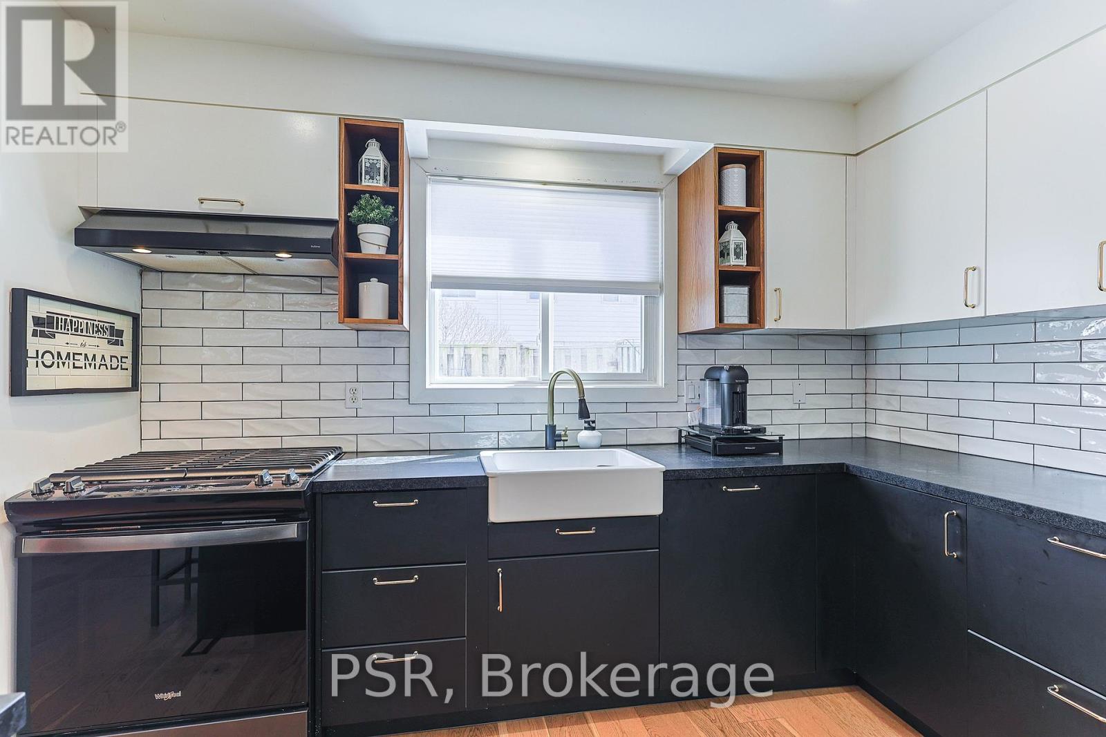 Photo 42 of 54 5475 Lakeshore Road, Burlington ON