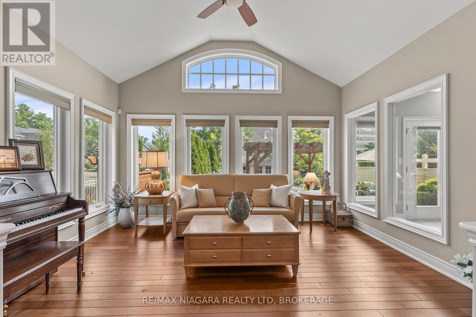 Photo 8 of 44 Stoneridge Crescent, Niagaraonthelake ON