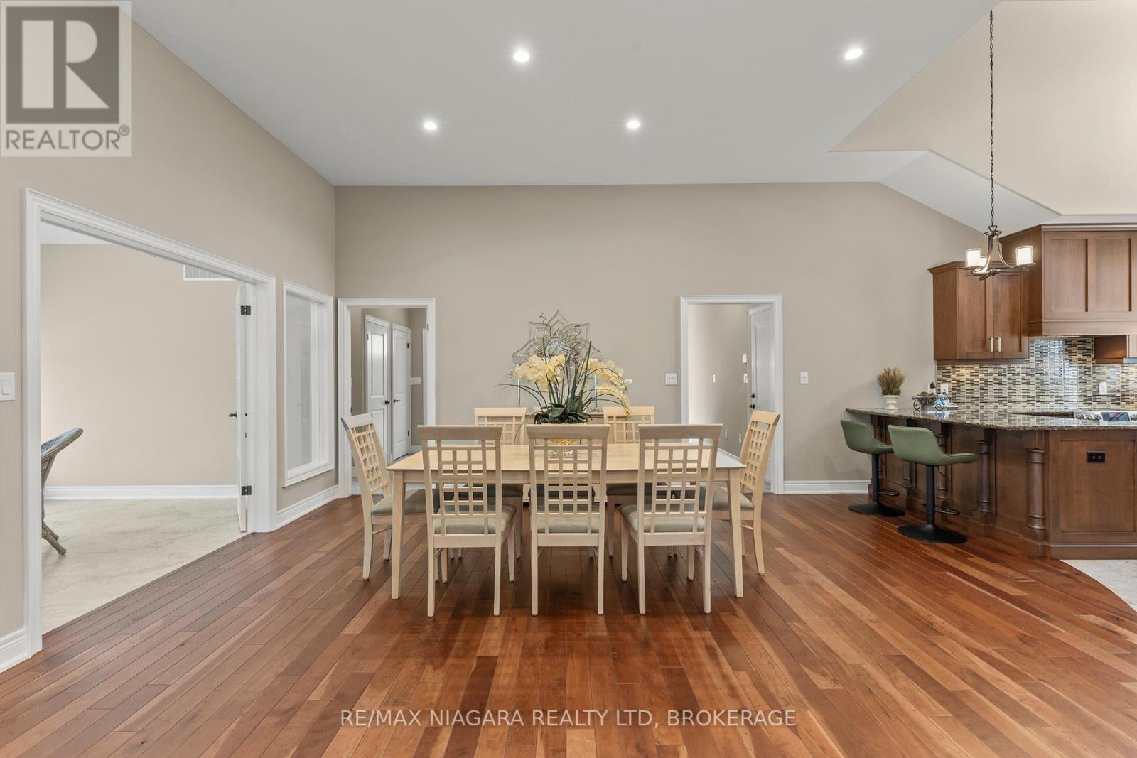 Photo 16 of 44 Stoneridge Crescent, Niagaraonthelake ON