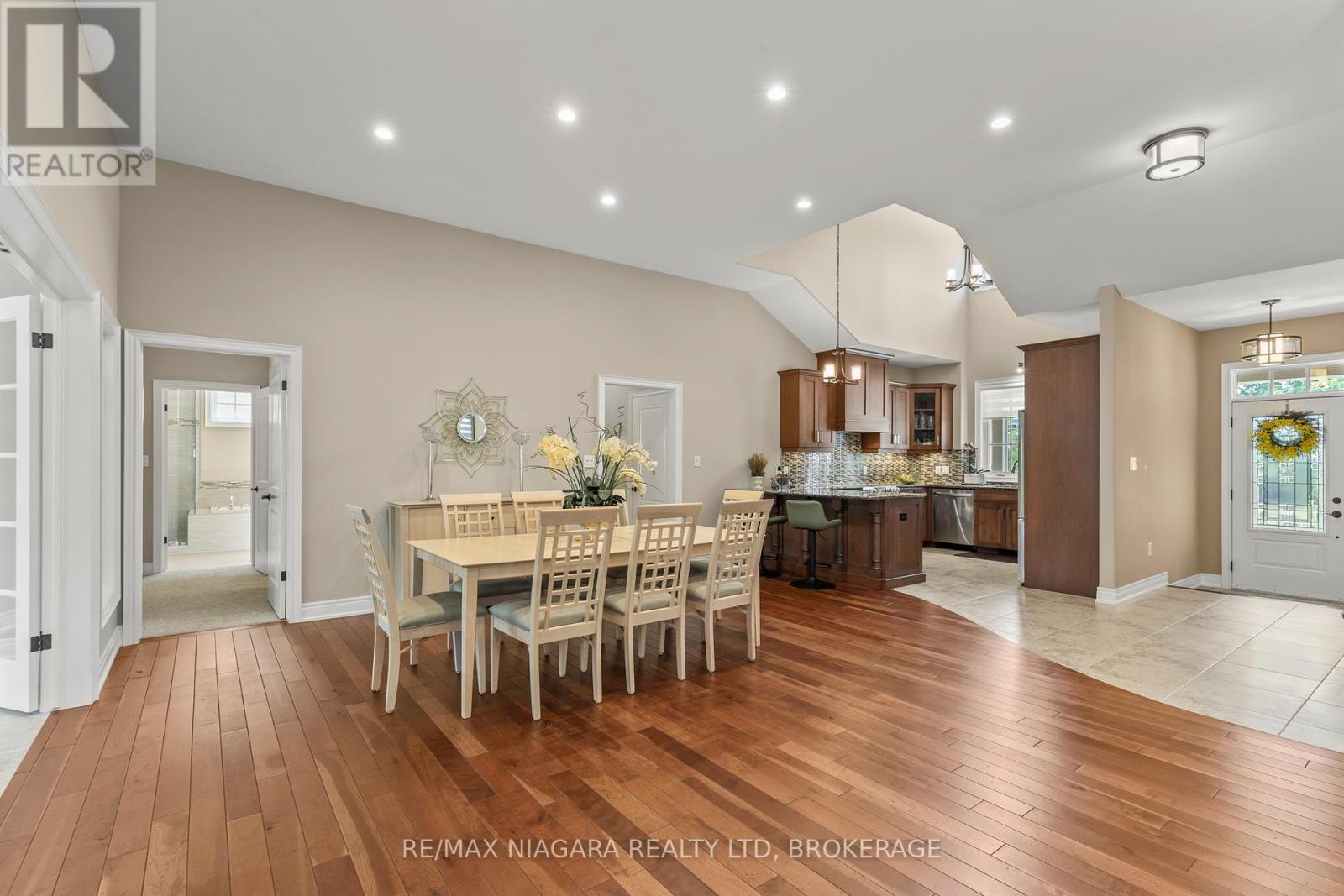 Photo 10 of 44 Stoneridge Crescent, Niagaraonthelake ON