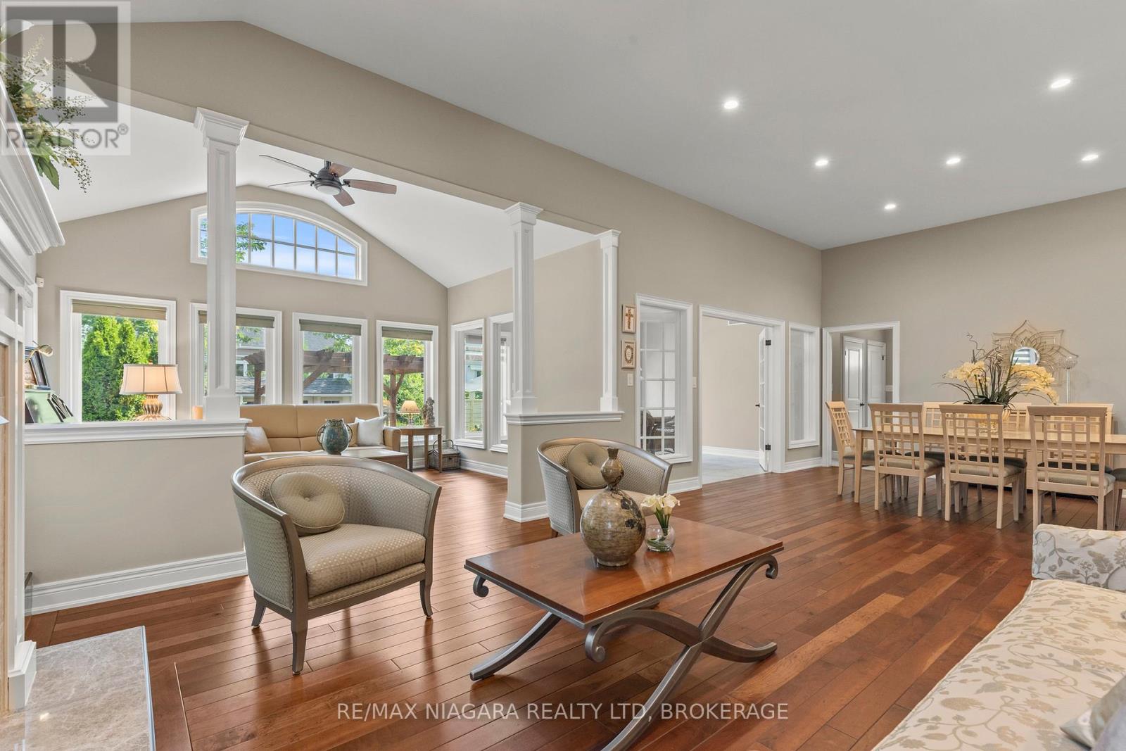Photo 17 of 44 Stoneridge Crescent, Niagaraonthelake ON