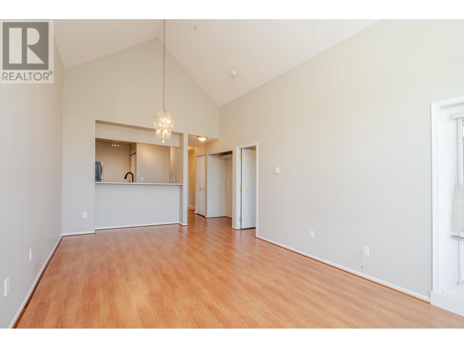 Photo 9 of 409 1369 56 Street, Delta BC