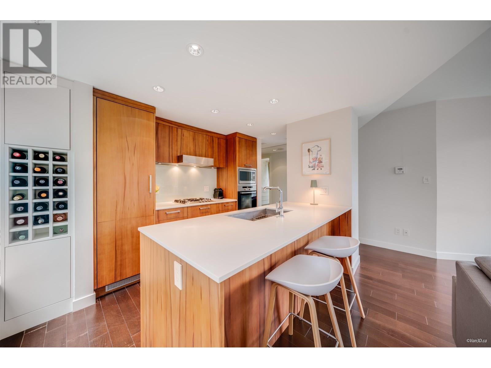 Photo 12 of 205 1565 W 6th Avenue, Vancouver BC