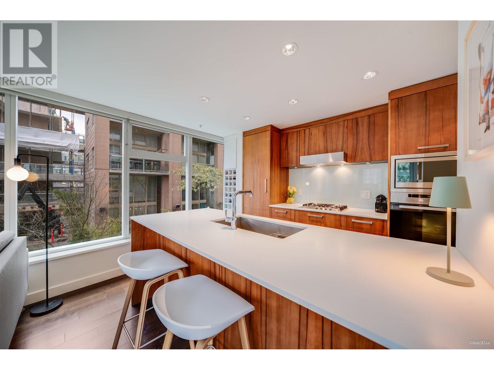 Photo 13 of 205 1565 W 6th Avenue, Vancouver BC