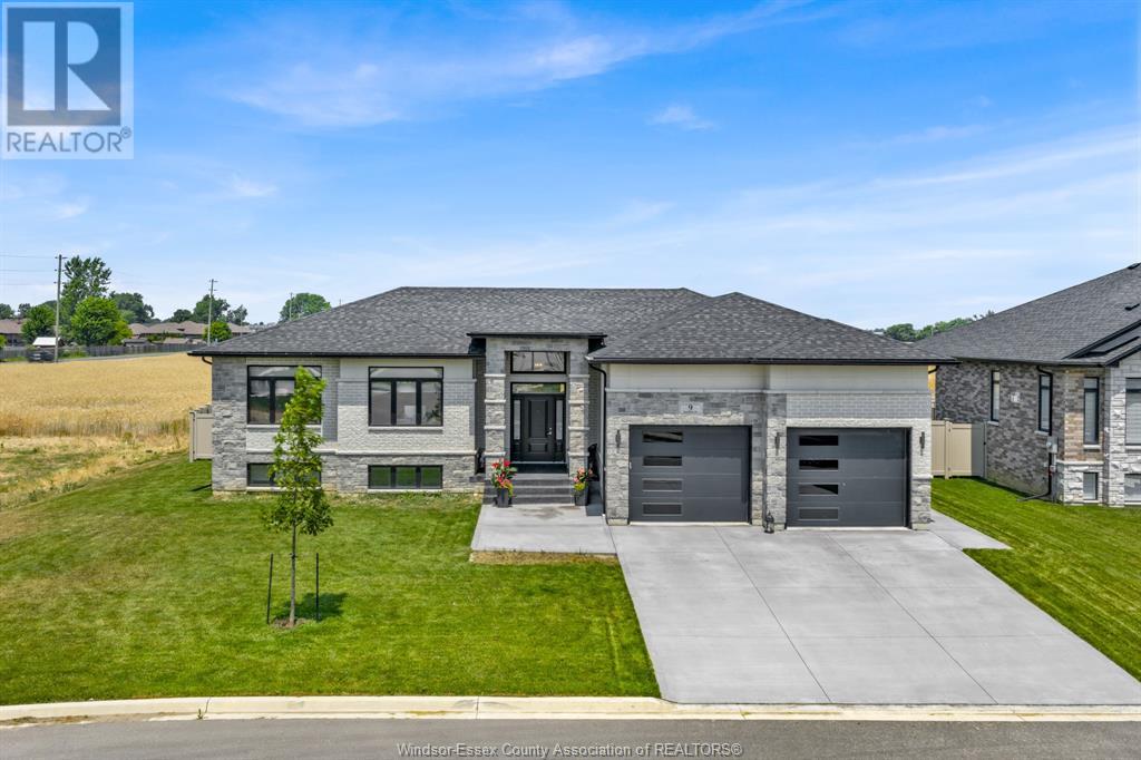 Photo 2 of 9 Sunningdale Drive, Leamington ON