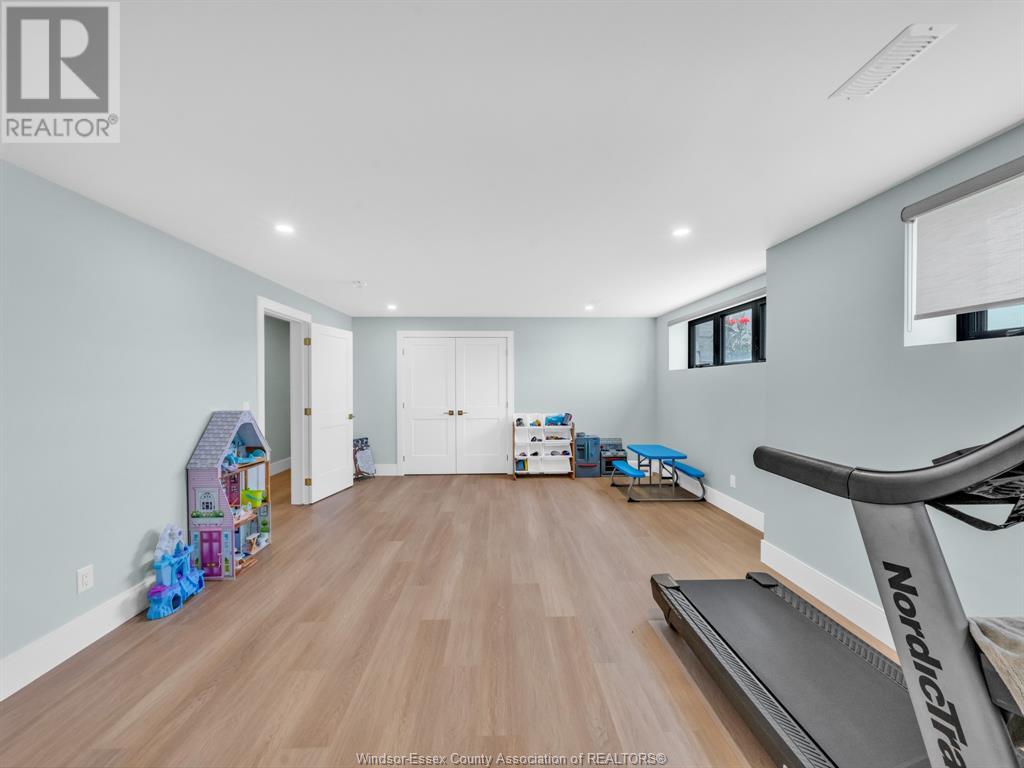 Photo 31 of 9 Sunningdale Drive, Leamington ON