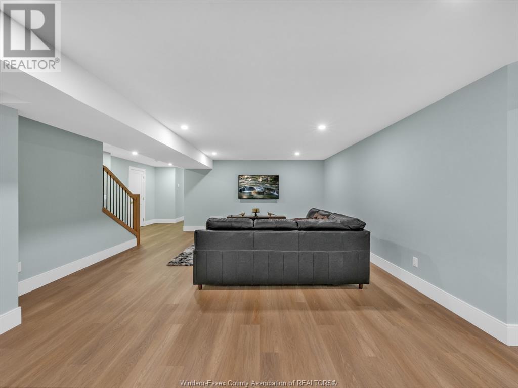Photo 25 of 9 Sunningdale Drive, Leamington ON