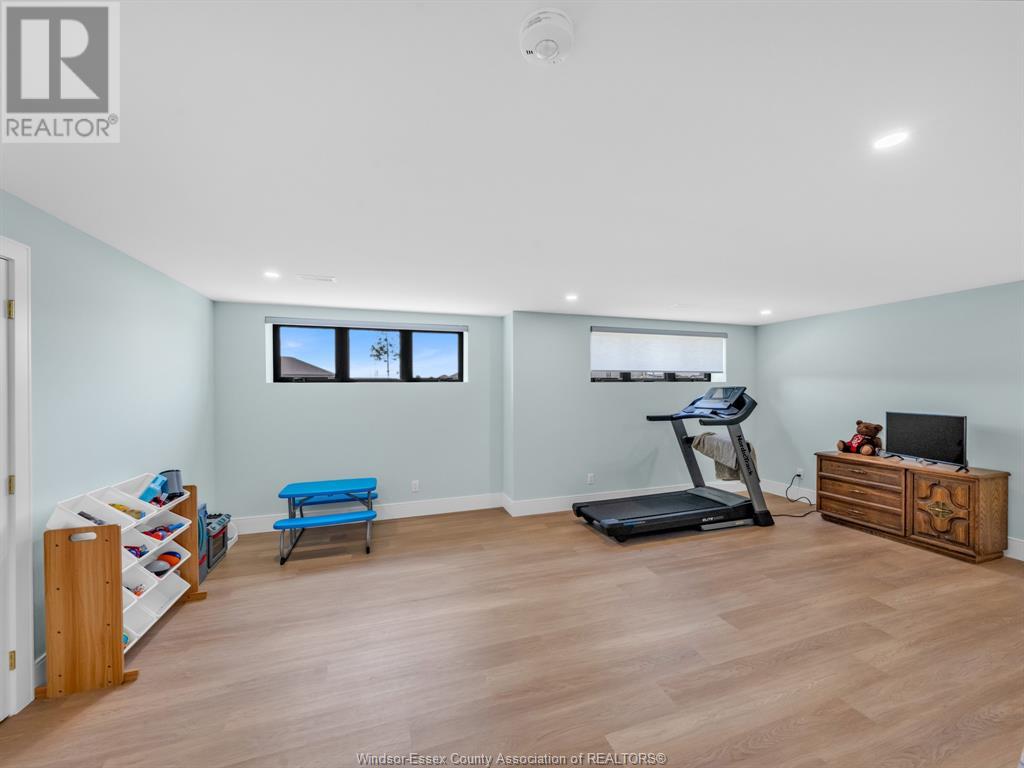 Photo 30 of 9 Sunningdale Drive, Leamington ON