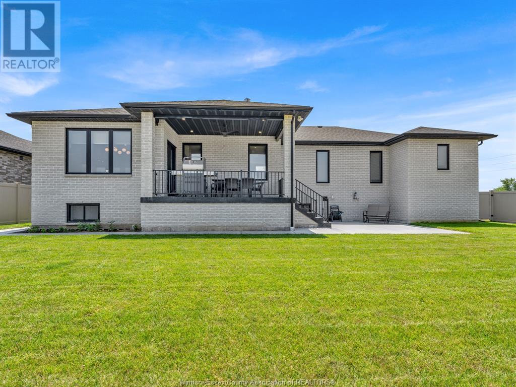 Photo 38 of 9 Sunningdale Drive, Leamington ON