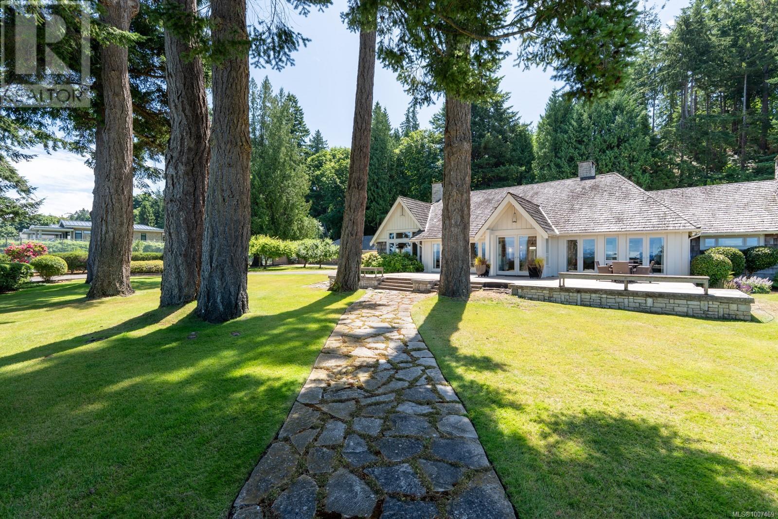 382 Judges Row, Qualicum Beach