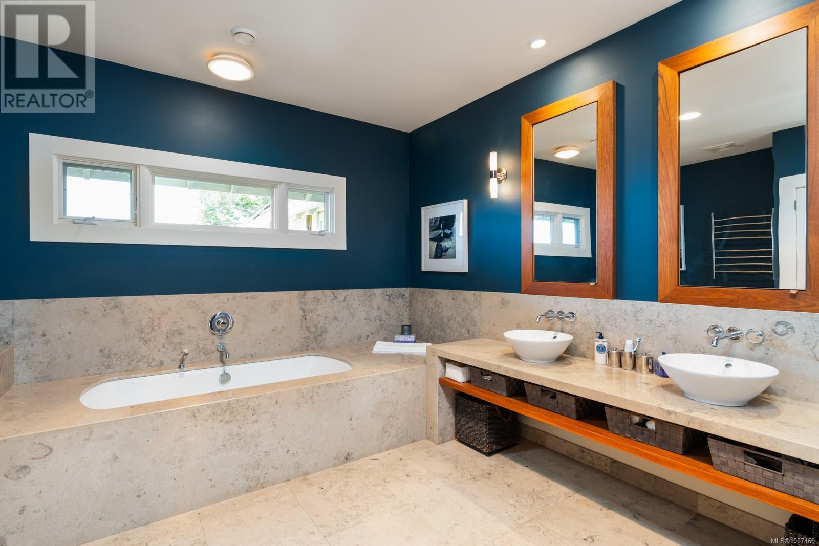 382 Judges Row, Qualicum Beach