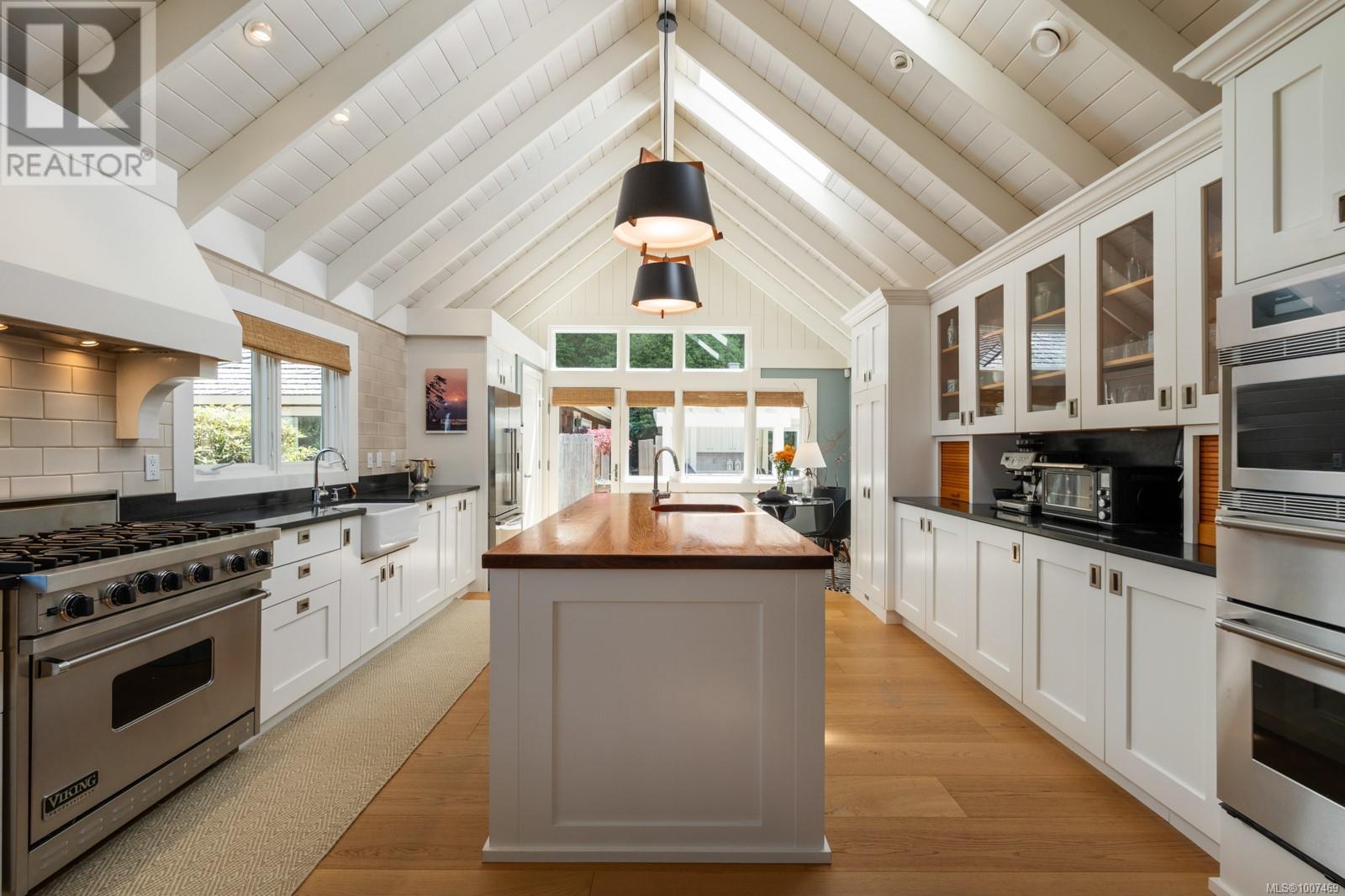382 Judges Row, Qualicum Beach