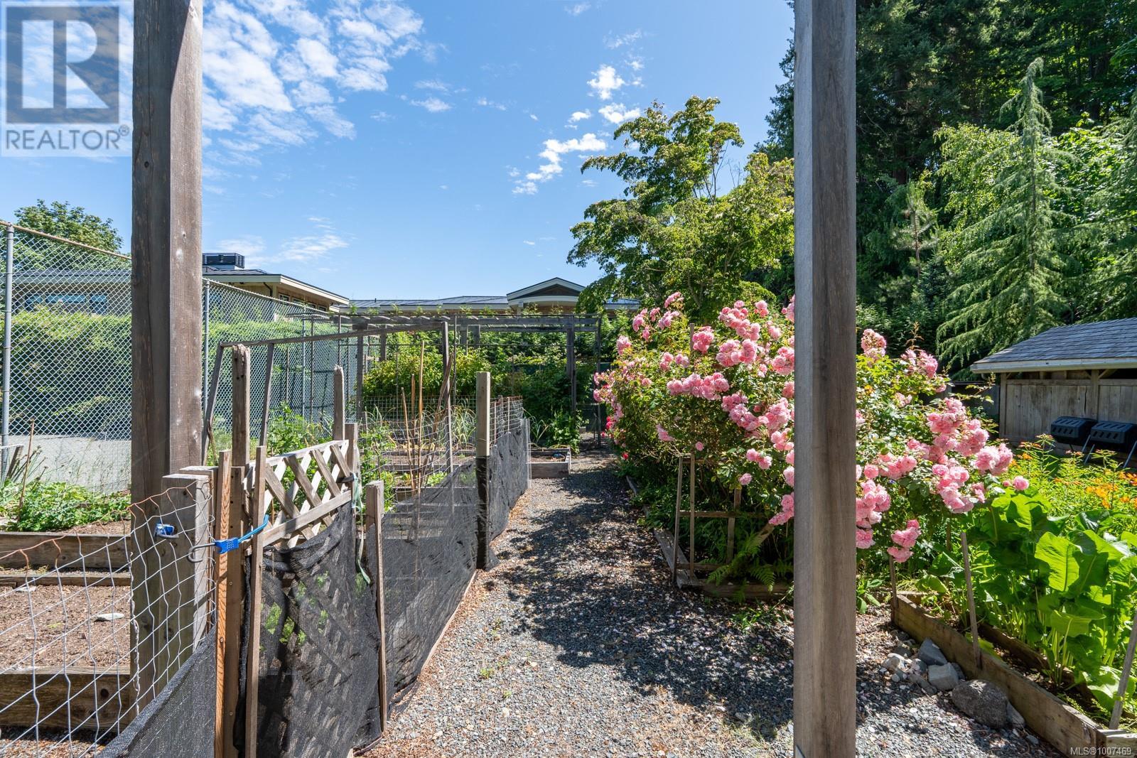 382 Judges Row, Qualicum Beach