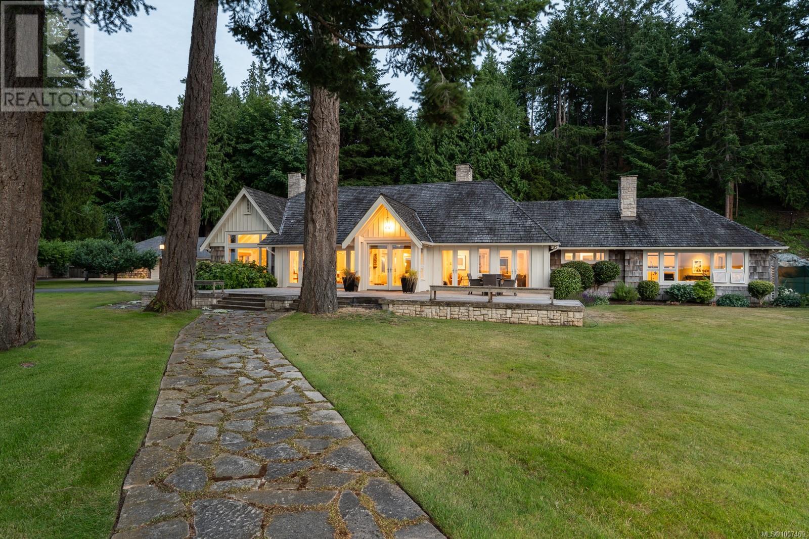 382 Judges Row, Qualicum Beach