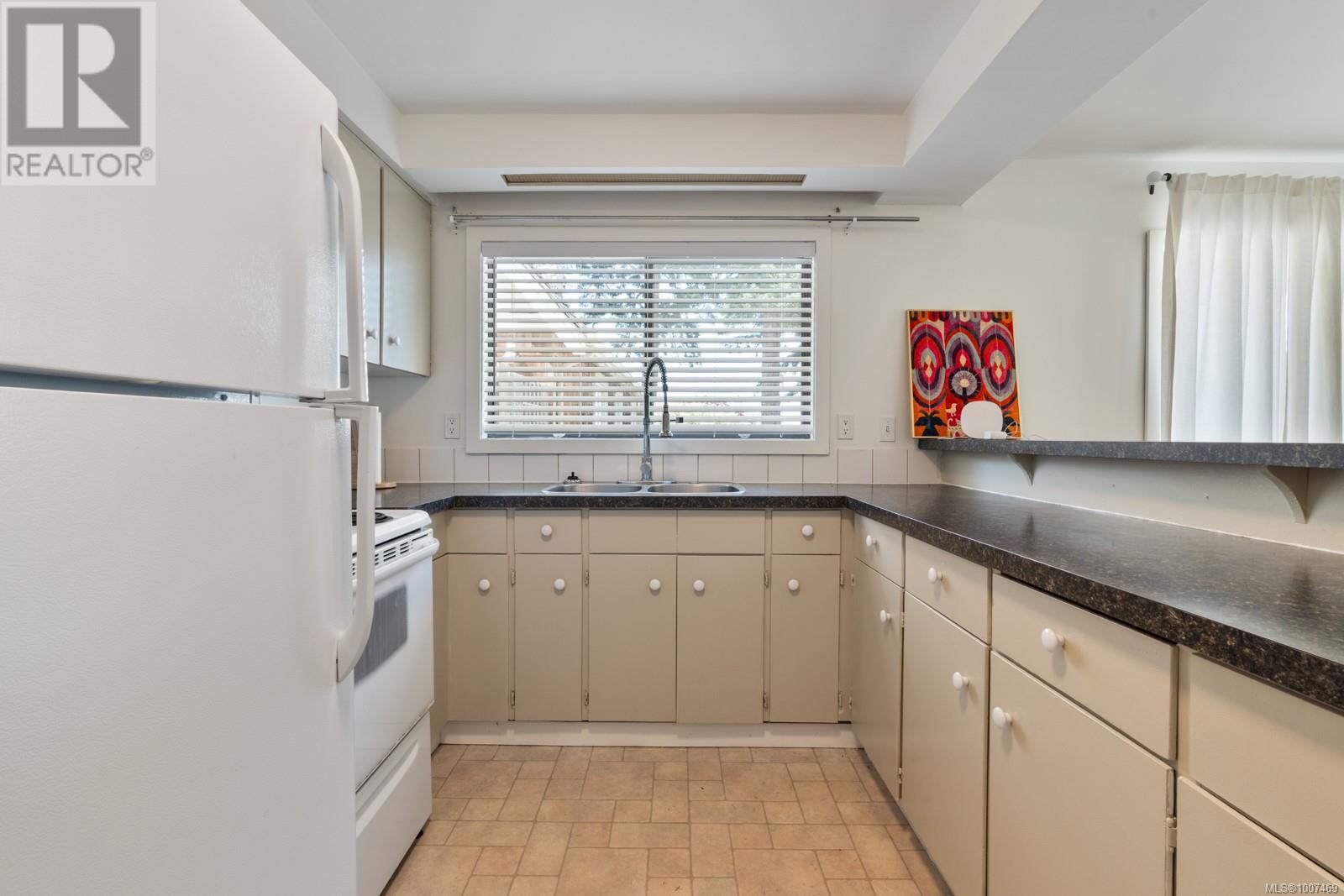 382 Judges Row, Qualicum Beach