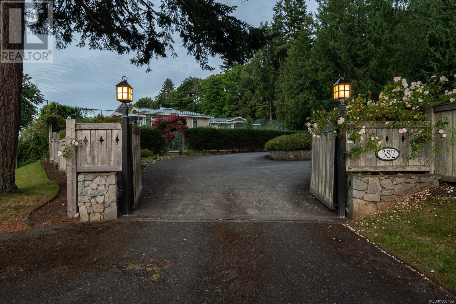 382 Judges Row, Qualicum Beach