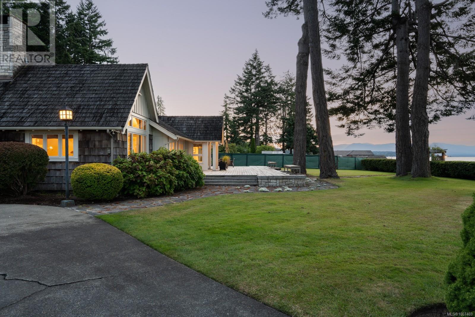 382 Judges Row, Qualicum Beach