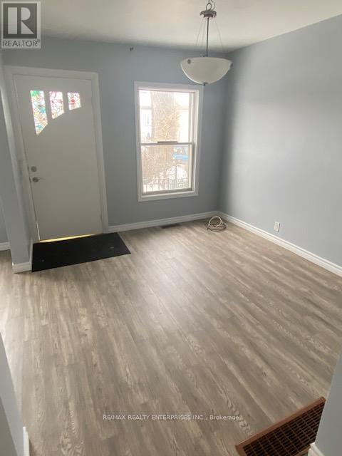 Photo 4 of 396 Macnab Street N, Hamilton ON