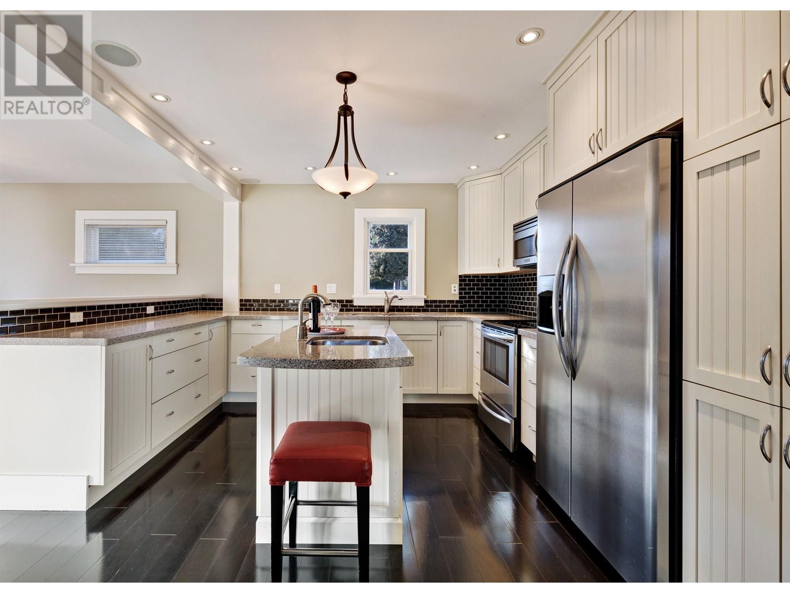 Photo 11 of 805 Longlac Street, Coquitlam BC