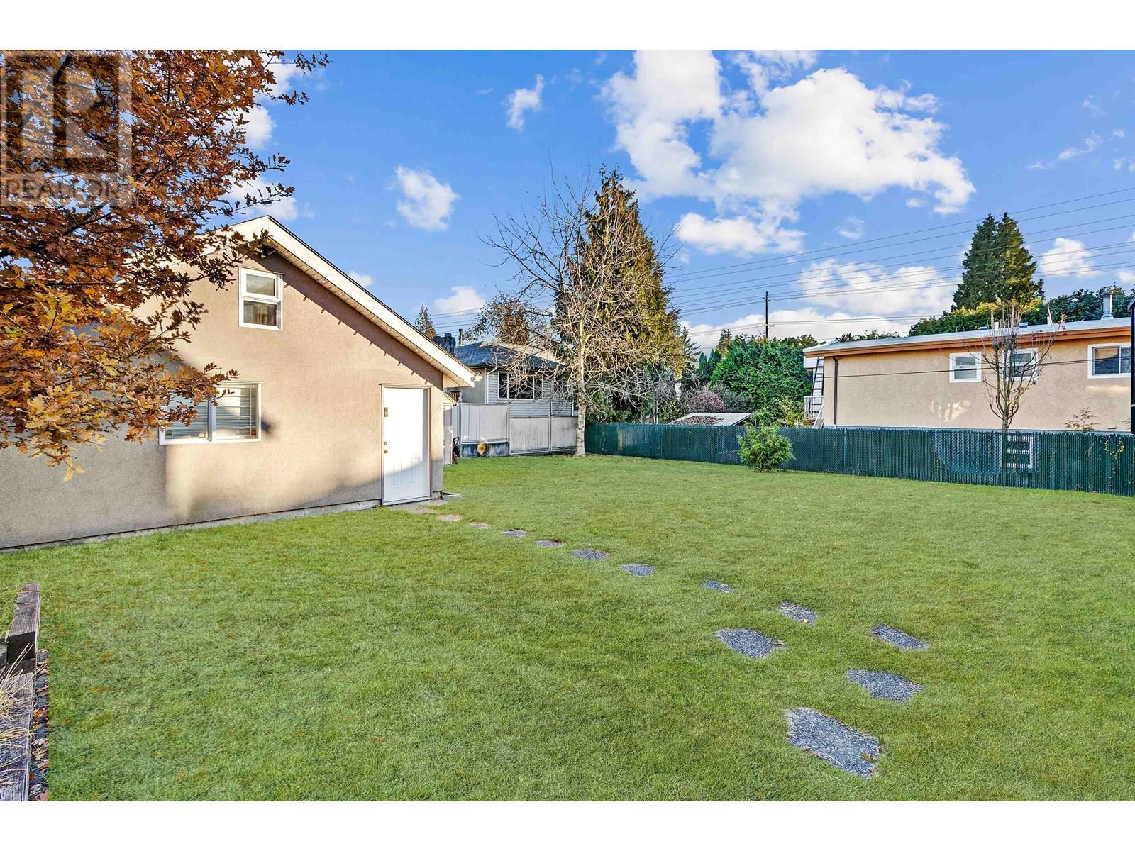 Photo 14 of 805 Longlac Street, Coquitlam BC