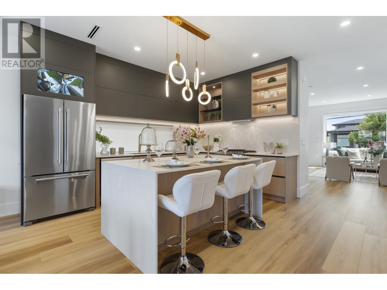 Photo 15 of 7225 10th Avenue, Burnaby BC