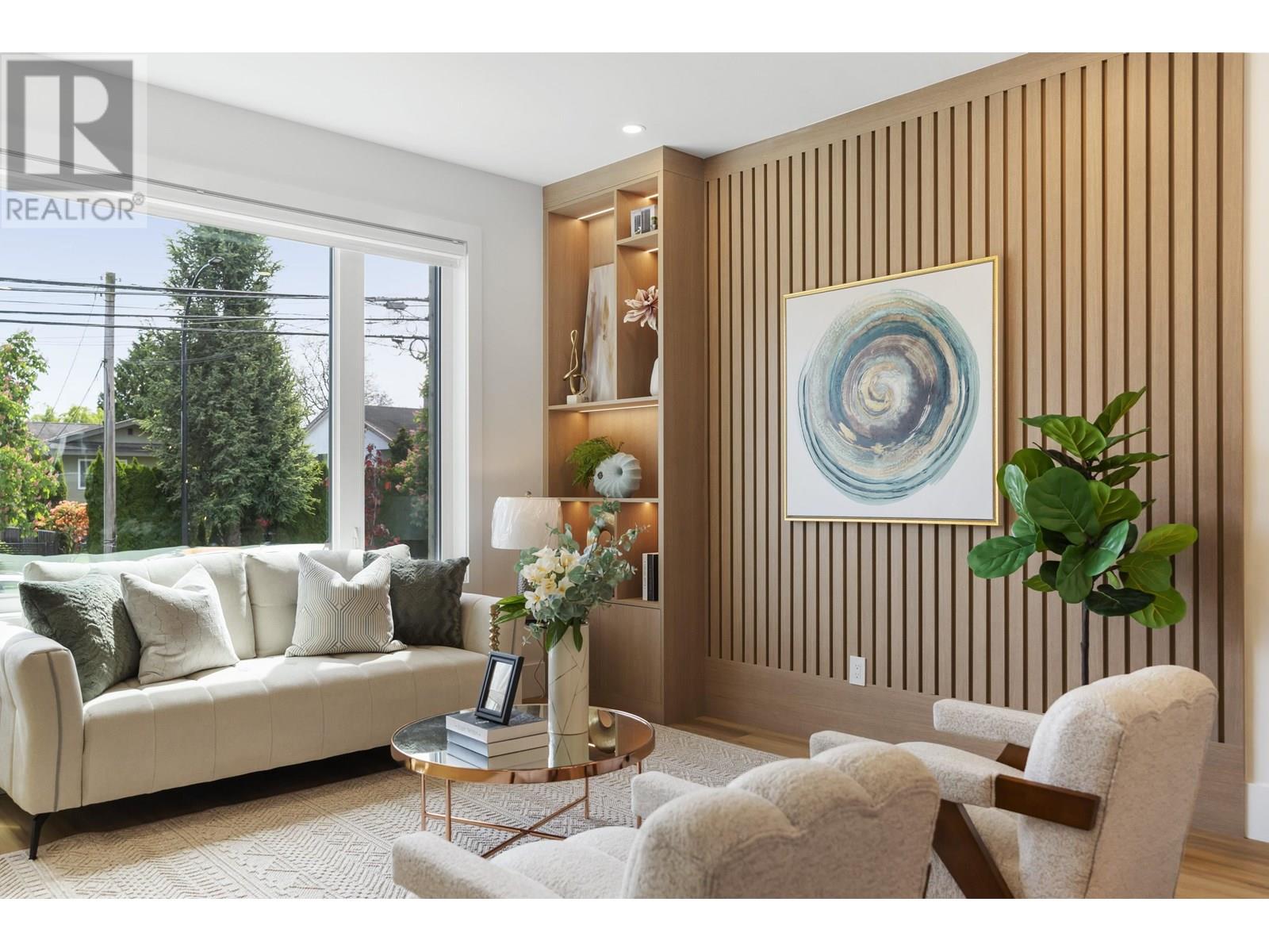 Photo 13 of 7225 10th Avenue, Burnaby BC