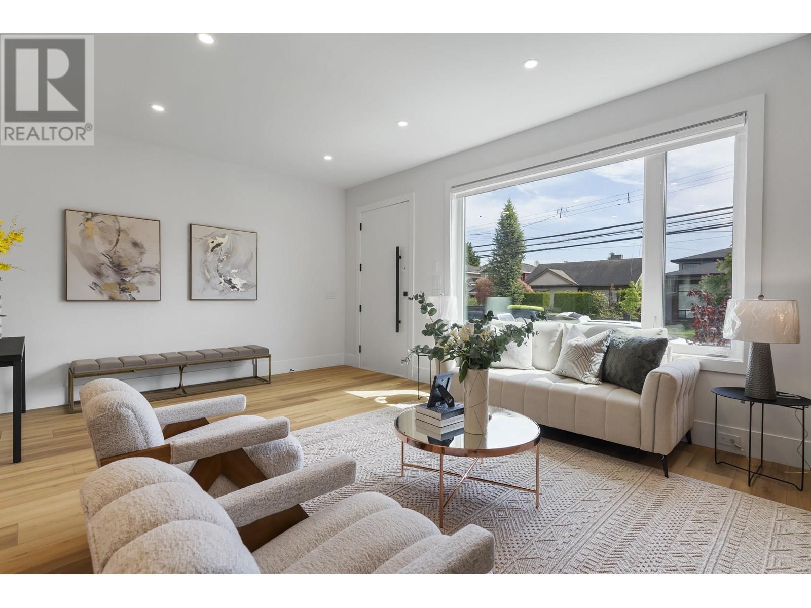 Photo 12 of 7225 10th Avenue, Burnaby BC