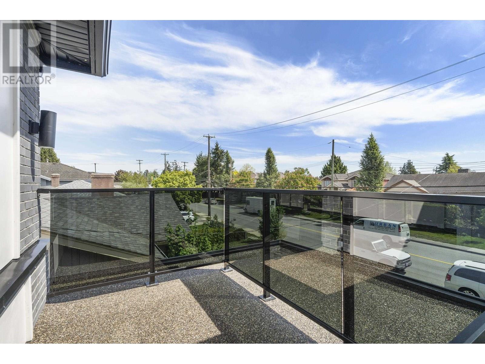 Photo 33 of 7225 10th Avenue, Burnaby BC