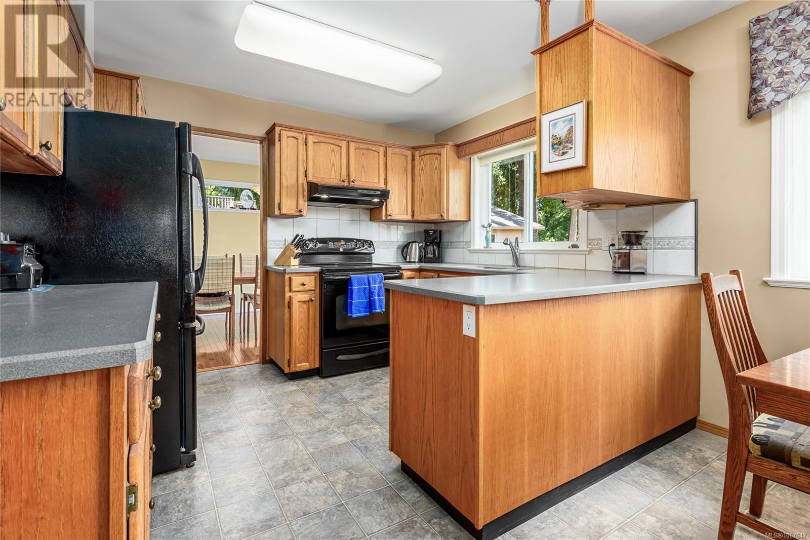 Photo 35 of 2069 Gull Ave, Comox BC