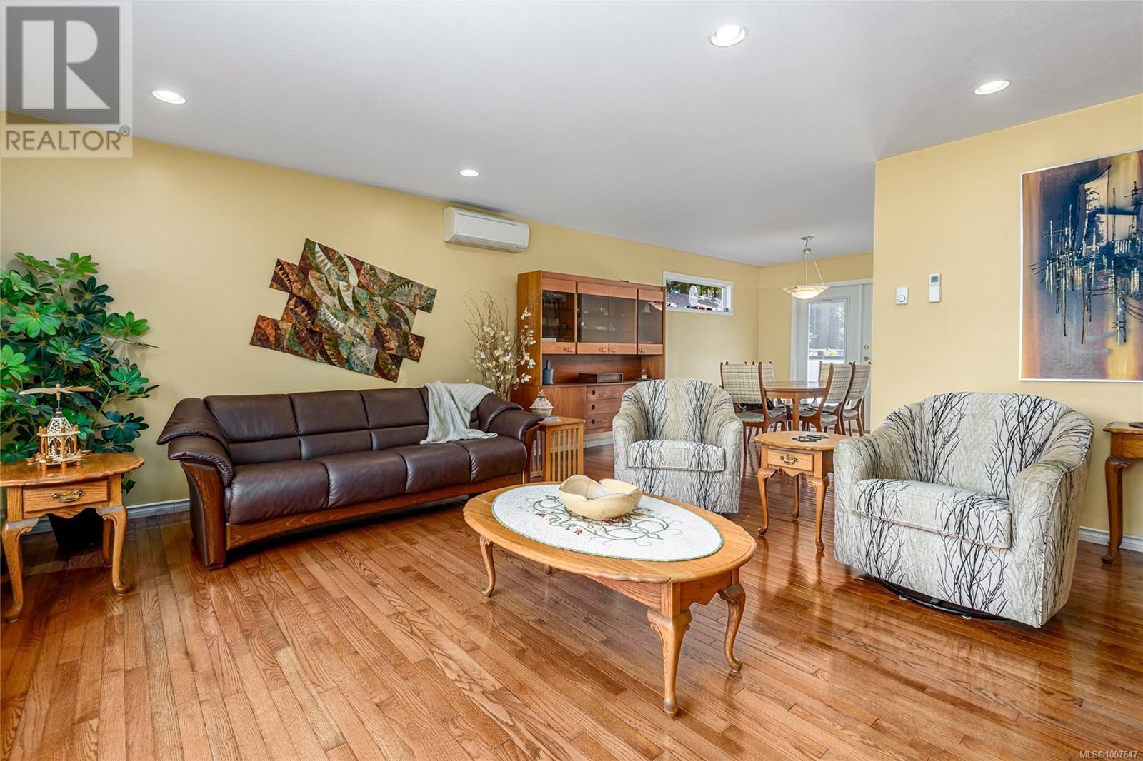 Photo 18 of 2069 Gull Ave, Comox BC
