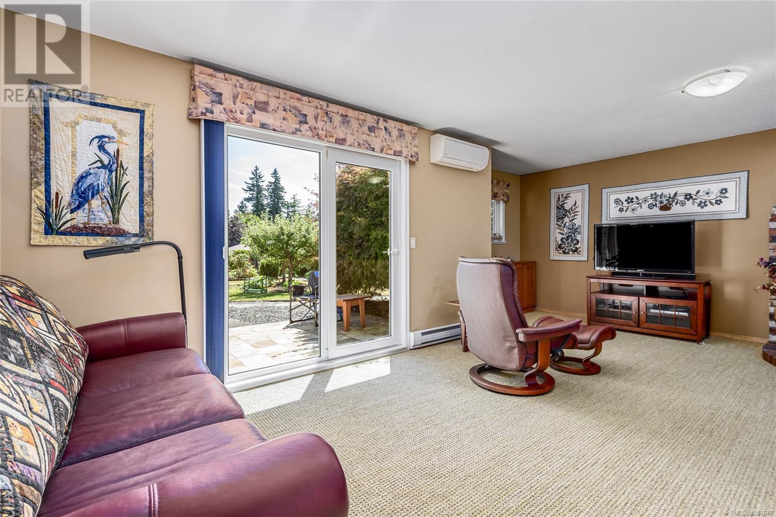 Photo 34 of 2069 Gull Ave, Comox BC