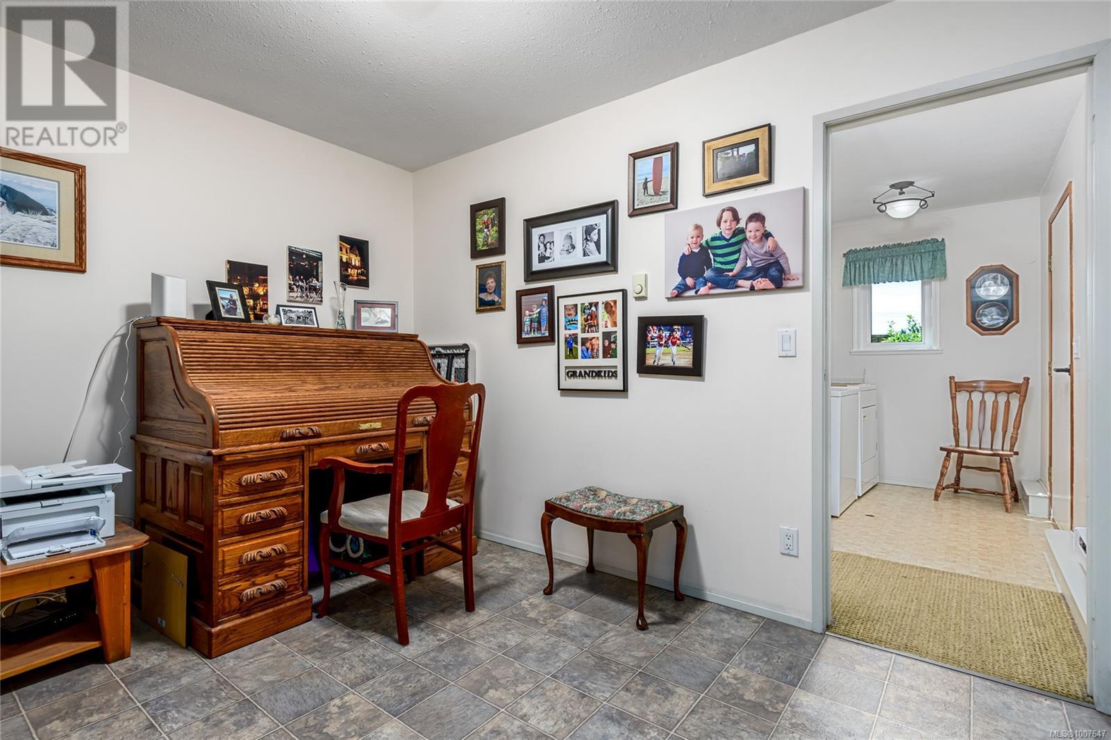 Photo 8 of 2069 Gull Ave, Comox BC
