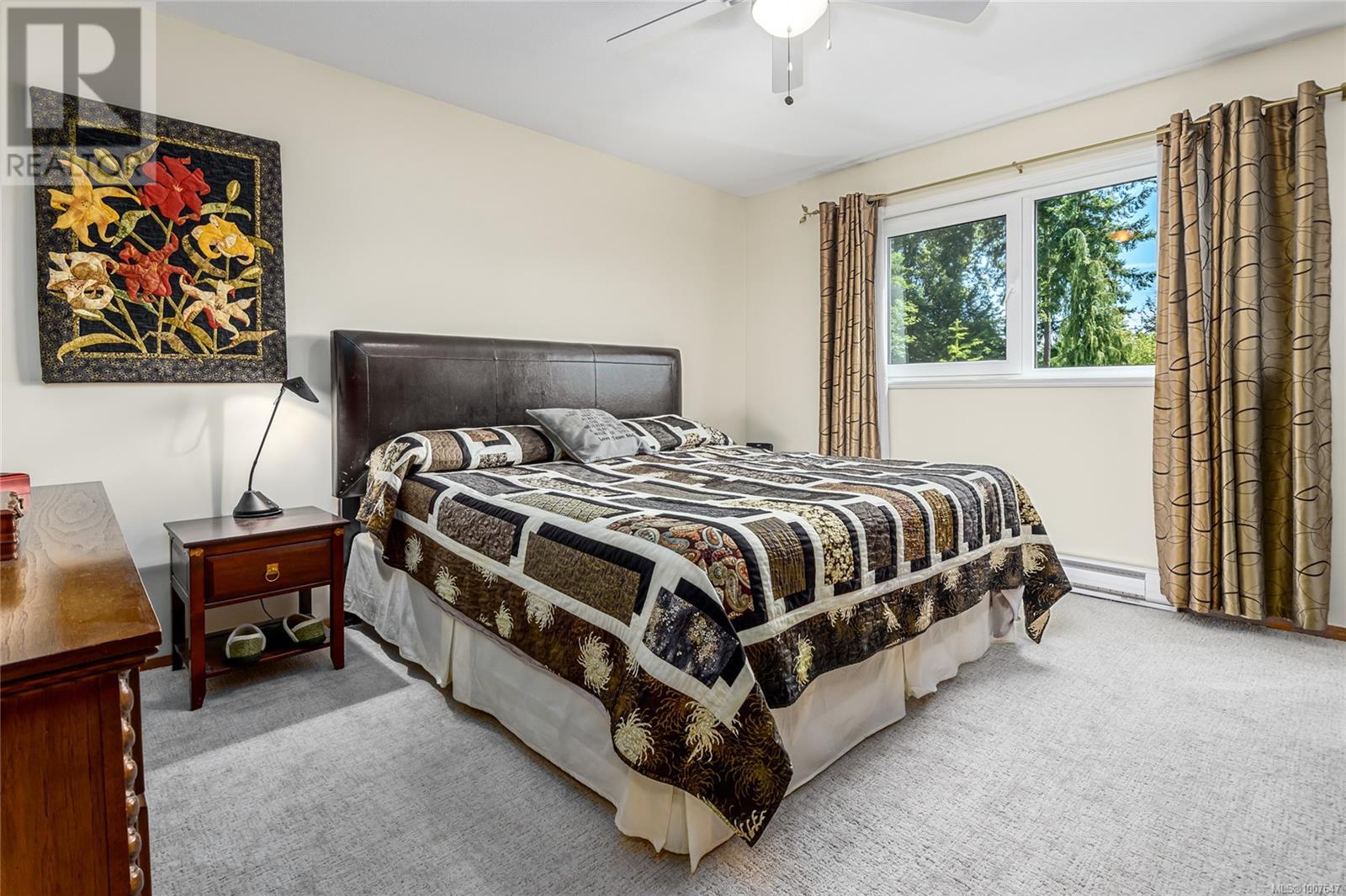 Photo 4 of 2069 Gull Ave, Comox BC