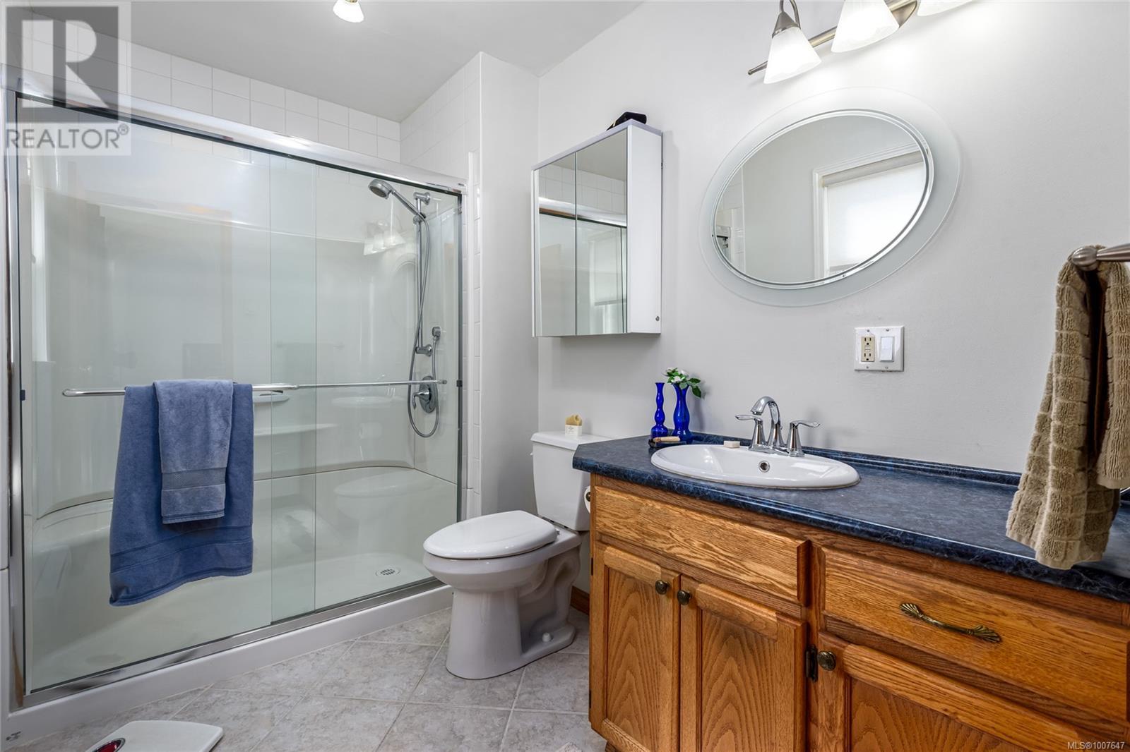 Photo 7 of 2069 Gull Ave, Comox BC