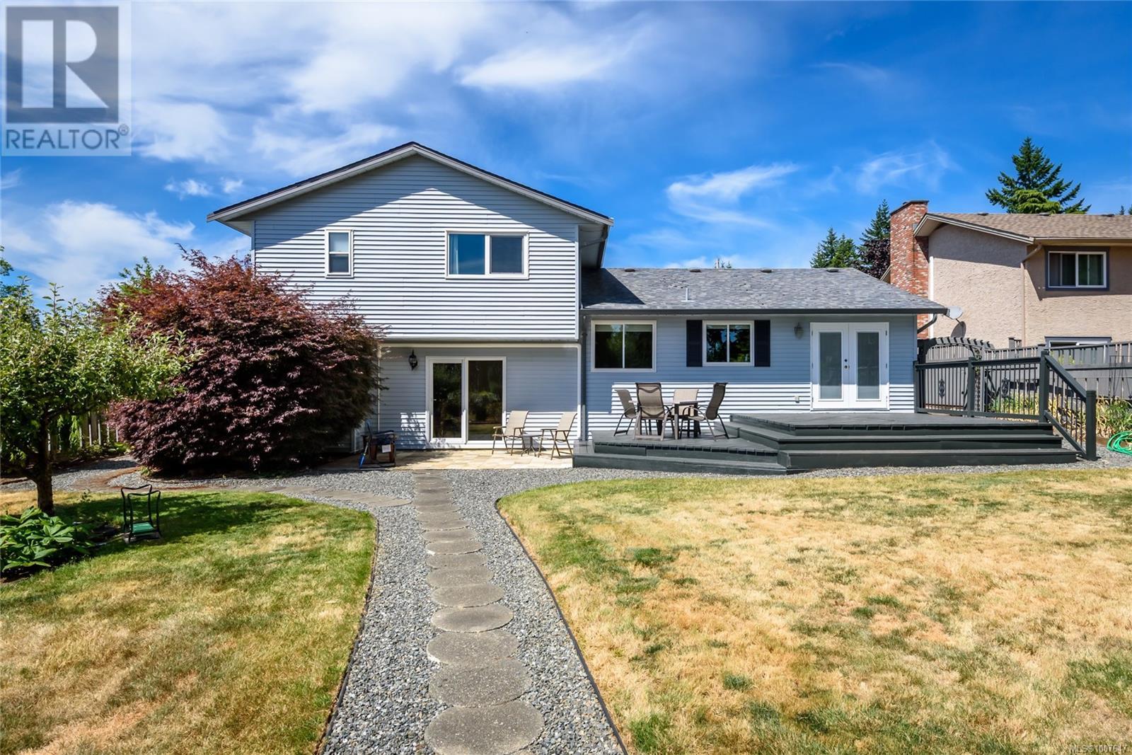 Photo 14 of 2069 Gull Ave, Comox BC