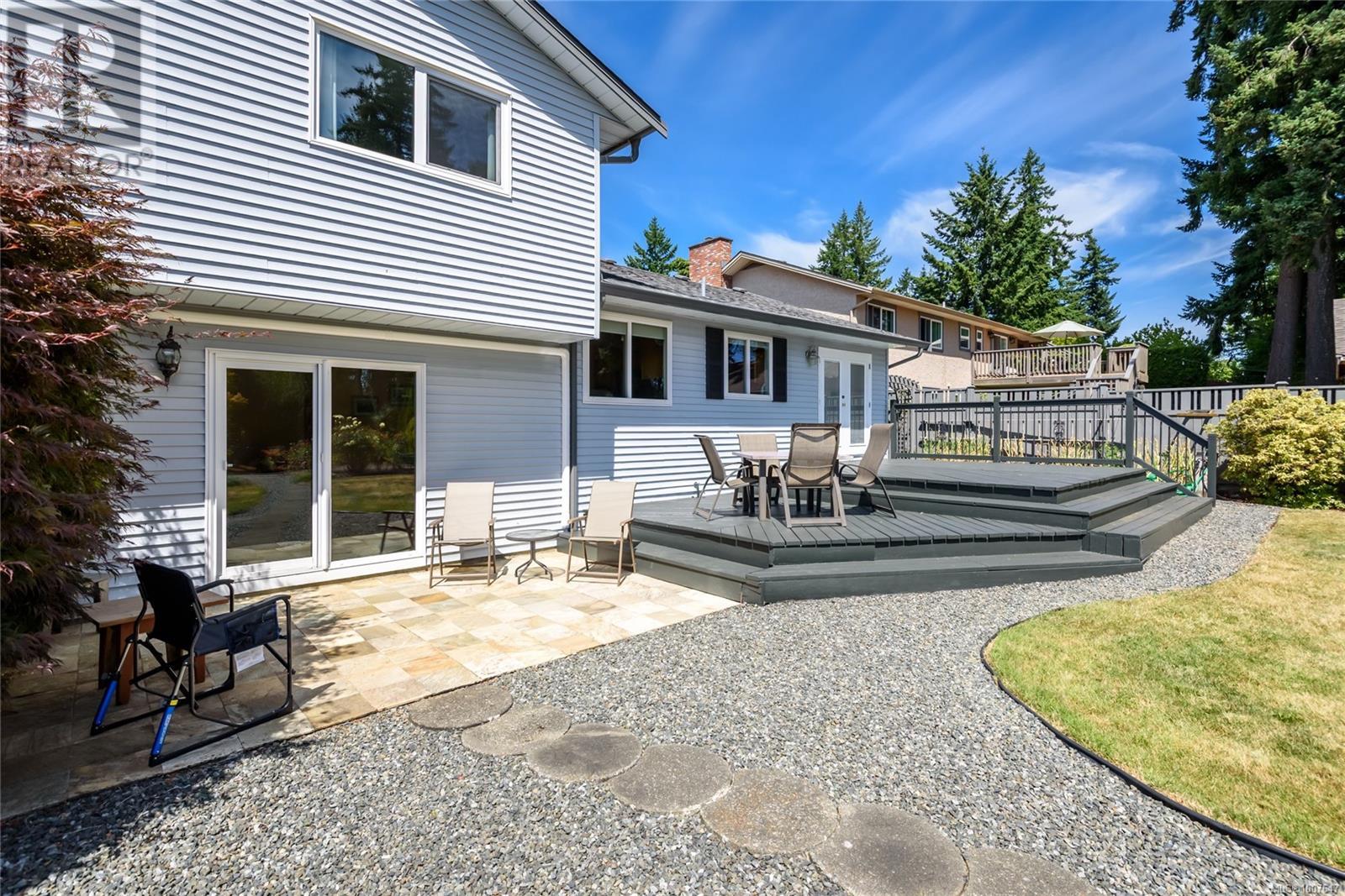 Photo 11 of 2069 Gull Ave, Comox BC