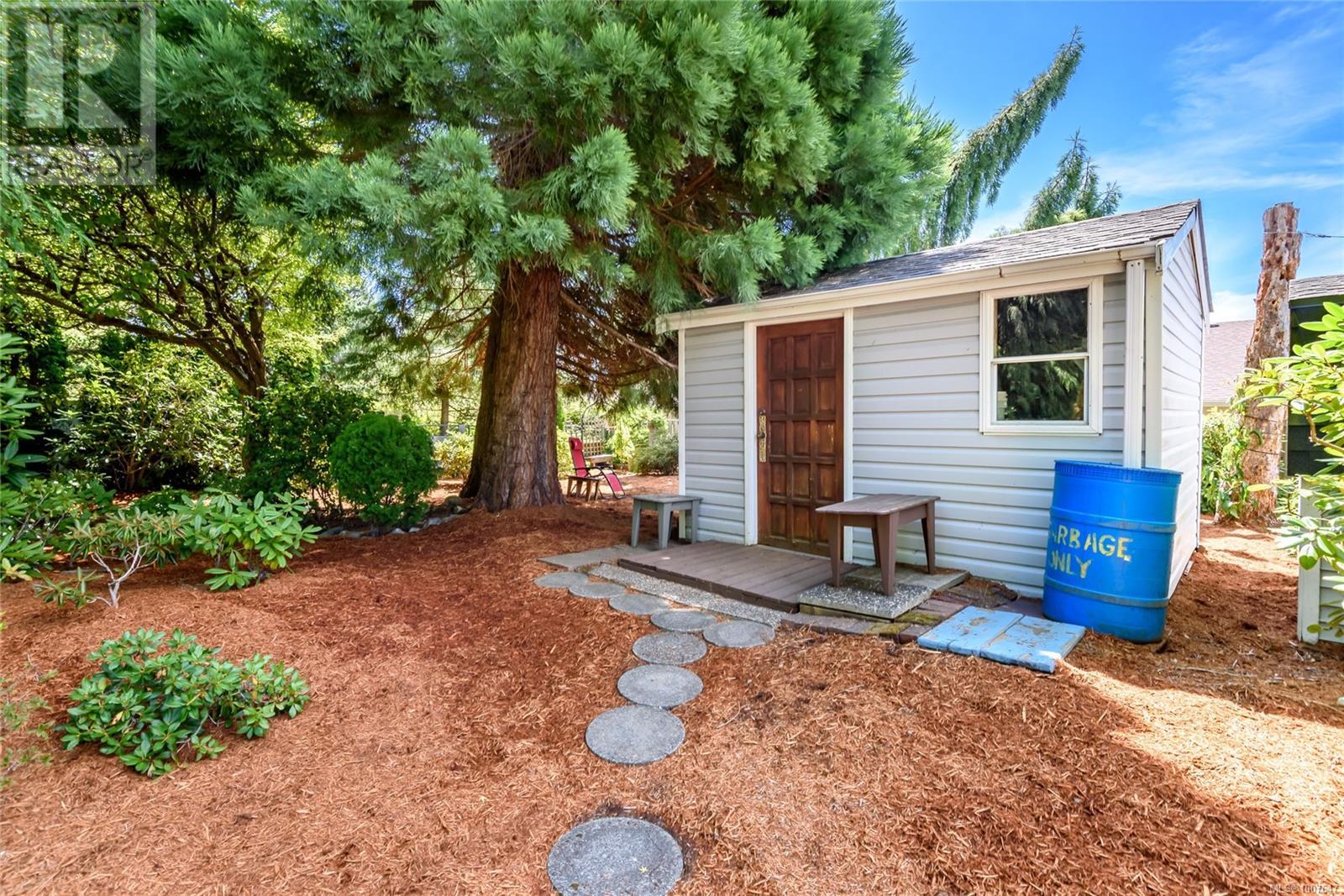 Photo 1 of 2069 Gull Ave, Comox BC