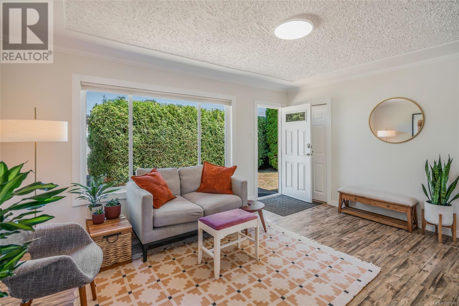 2135 Willemar Ave, Courtenay