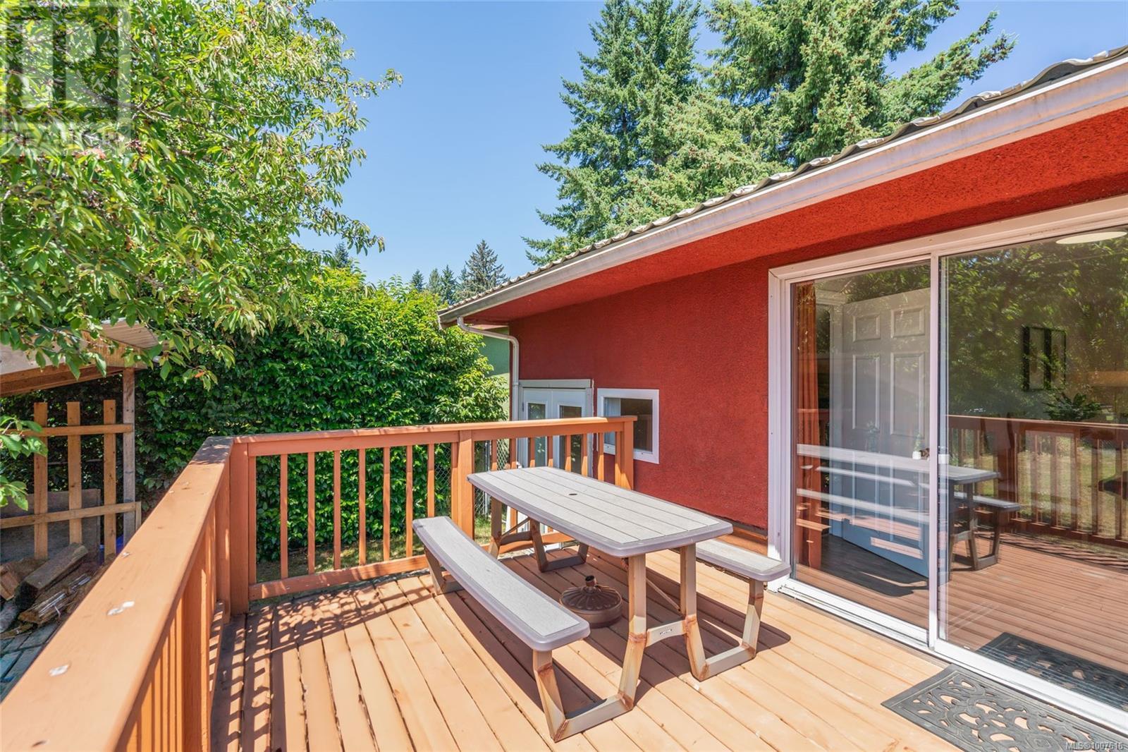 2135 Willemar Ave, Courtenay