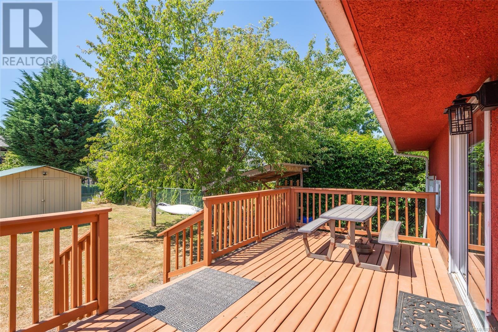 2135 Willemar Ave, Courtenay