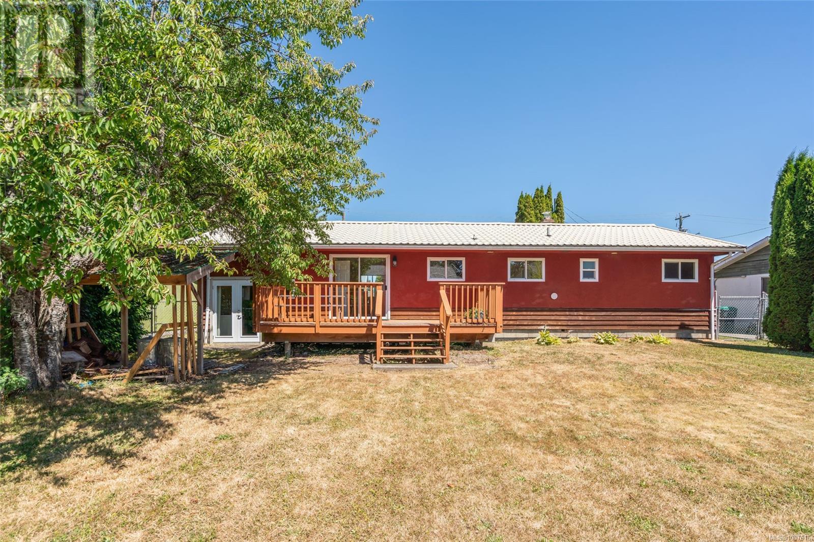 2135 Willemar Ave, Courtenay