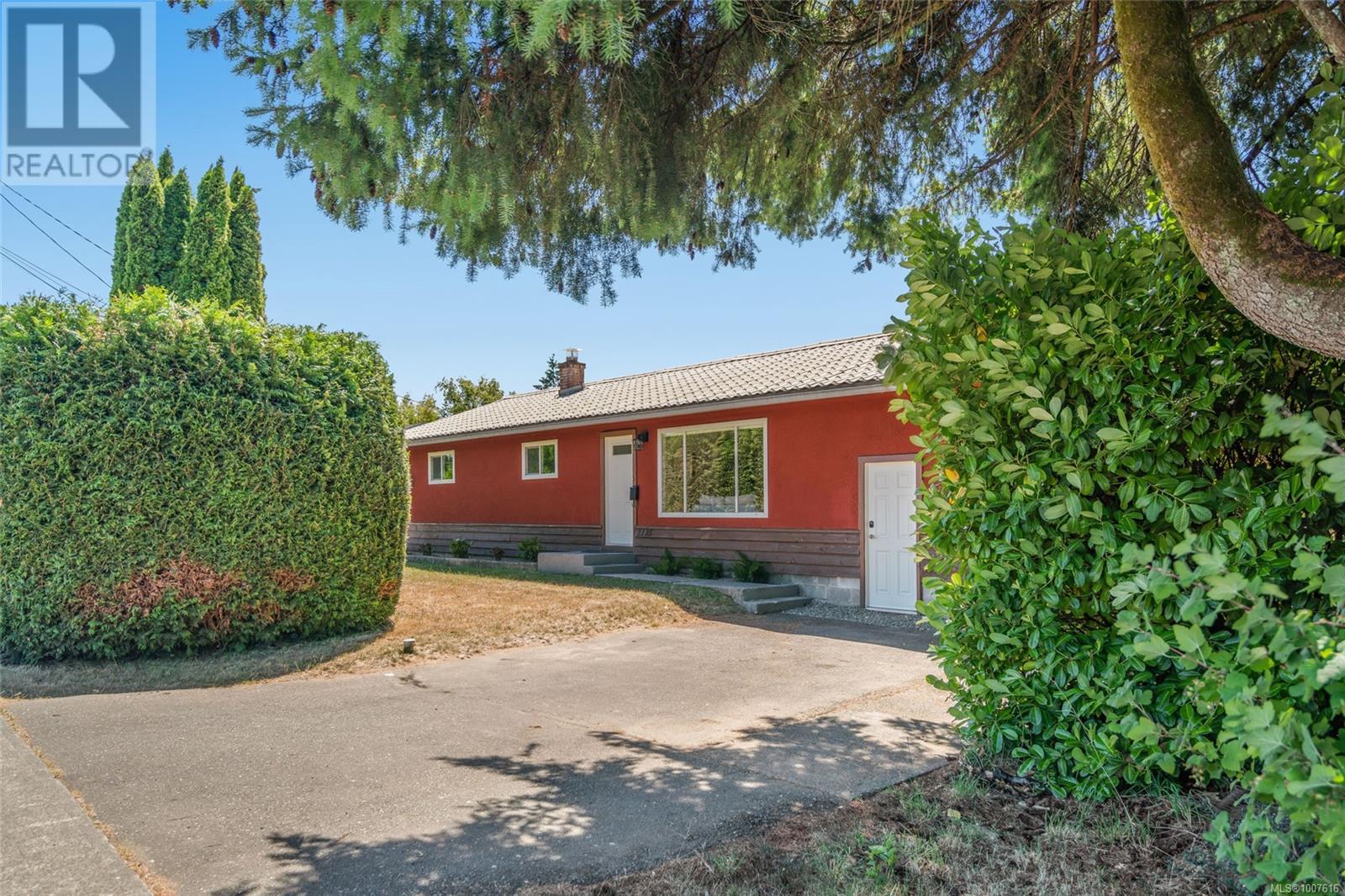 2135 Willemar Ave, Courtenay